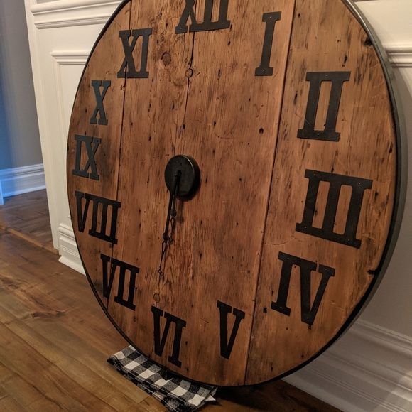 Barb board clock - Picture 2 of 3